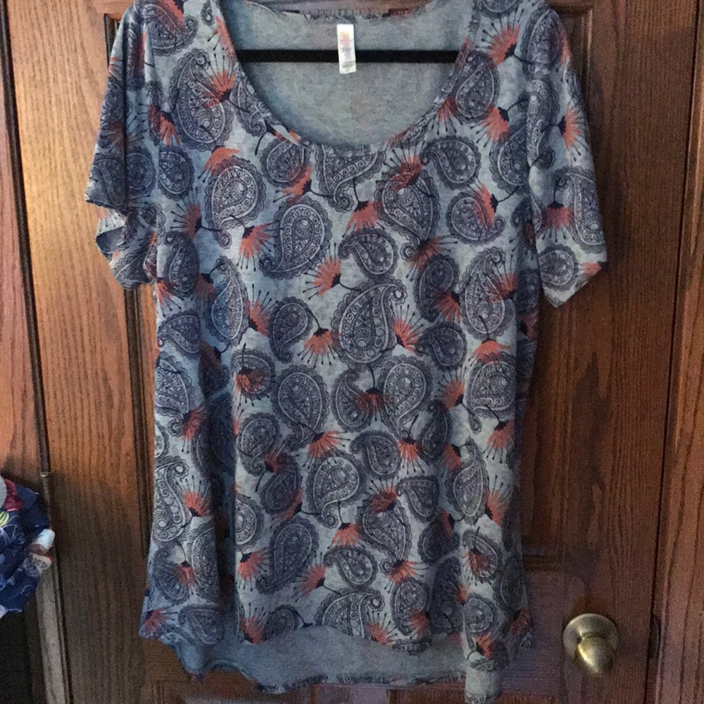 EUC LuLaRoe Classic T 2XL